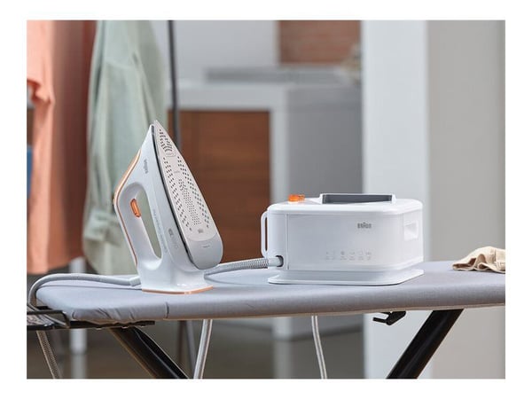 Braun CareStyle Compact Pro IS 2561 - Dampstrykejern med automatisk slukking - såleplate: EloxalPlus FreeGlide 3D - 2400 W - hvit/oransje