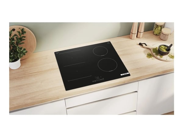 Bosch Serie | 4 PVS611BB6E - Induktionshäll - 4 kokplattor - Fördjupning - bredd: 56 cm - djup: 49 cm - ramlös - svart