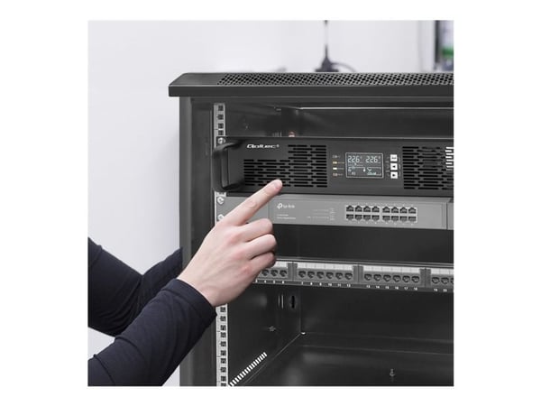 Qoltec - UPS (kan monteres i rack) - power factor 1.0, LCD, EPO, on-line - AC 110-300 V - 3000 watt - 3000 VA - 7 Ah - RS-232, USB - utgangskontakt...