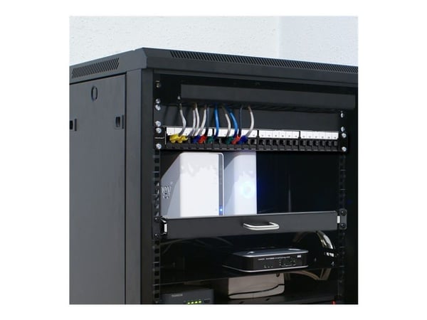 Qoltec - Koblingspanel - solid steel - rackmonterbar - UTP - RJ-45 X 24 - svart - 1U - 19"