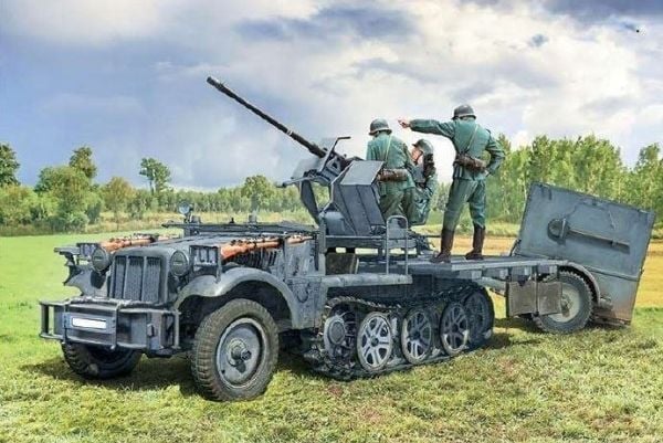 1:35 Sd.Kfz 10/4 med flak 30 og mannskap
