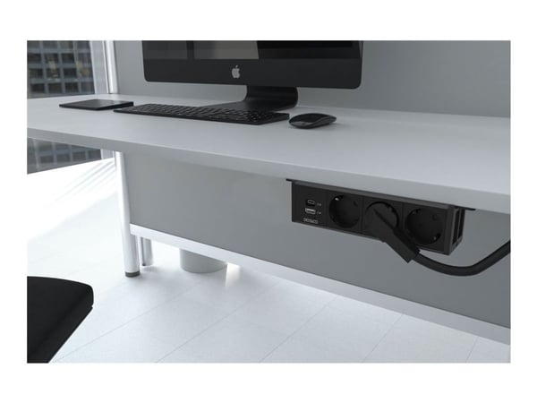 Deltaco OFFICE Under-desk Outlet angled,3 outlet,1x21W A+C USB,GST18, AC + USB A + USB C, CEE 7/3, Vastaanotto, musta, Alumiini, Muovi, 50/60 Hz
