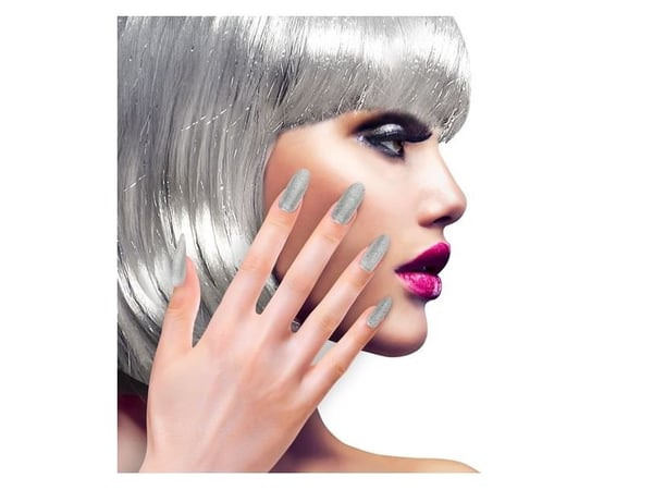 Naglar med silverglitter
