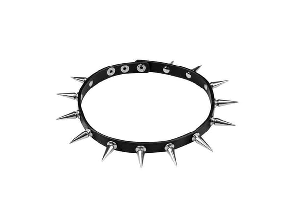 Halsband med spikar