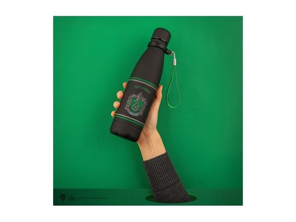 Slytherinin vesipullo, metallia