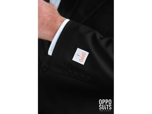 Musta puku OppoSuits