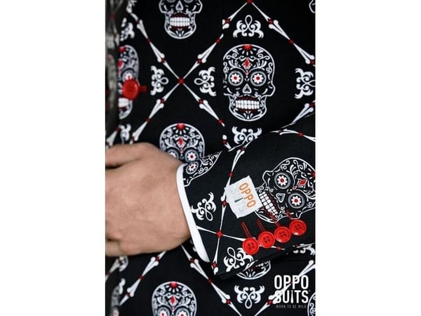 OppoSuit hemsöker man