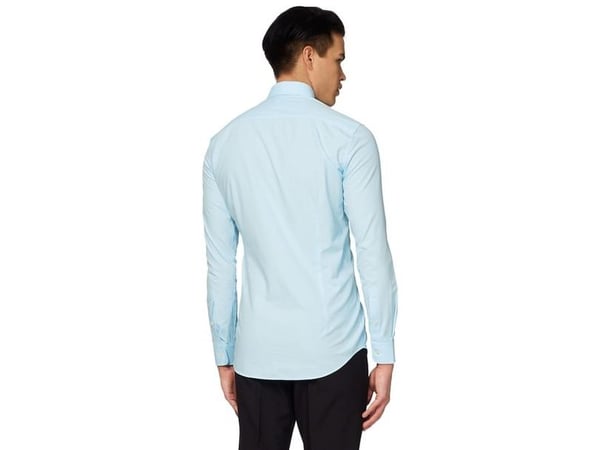 Ljusblå skjorta