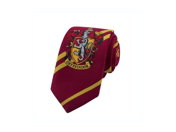 Gryffindor-kappa med slips