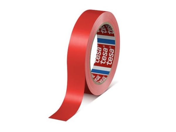 tesa pakkausteippi 60404, 6 mm x 66 m, punainen PVC:stä, korkea liimauslujuus, luonnonkumipohjainen liima, - 1 kpl (60404-00009-00)