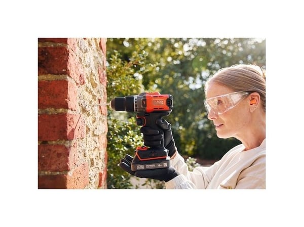 Black&Decker batteridrevet slagbormaskin BCD383D1XC 2Ah 18V (BCD383D1XC-QW)
