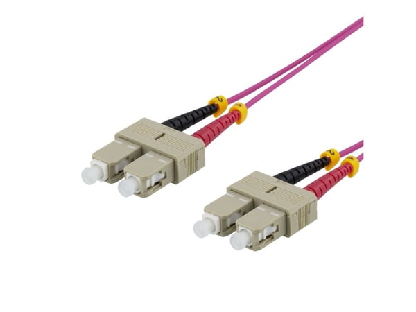 DELTACO - Koblingskabel - SC/UPC-multimodus (hann) til SC/UPC-multimodus (hann) - 2 m - fiberoptisk - dupleks - 50 / 125 mikroner - OM4 - rosa