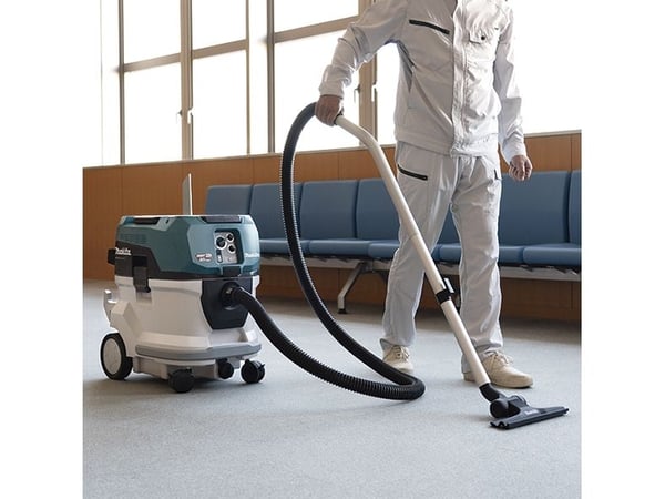 Makita VC006GMZ01