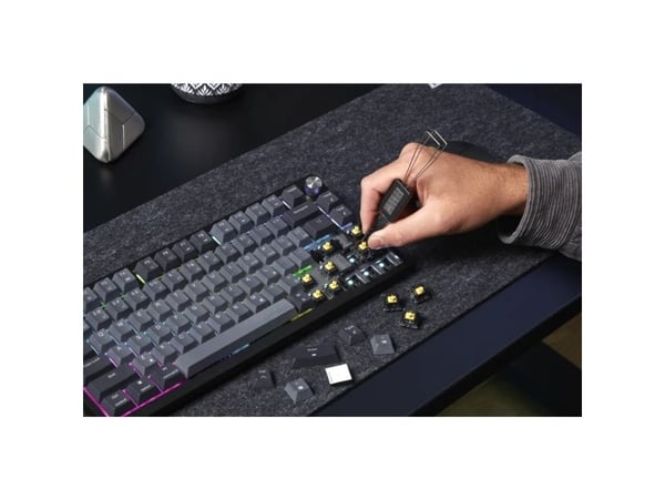 Corsair K65 PLUS WIRELESS 75 % RGB, 75%, Trådløs, USB + trådløs (RF), Mekanisk nøkkelbryter, QWERTY, Svart