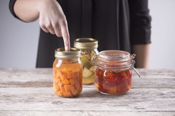 Kilner 12 flaskelokklokk, konserveringskrukker / Kilner