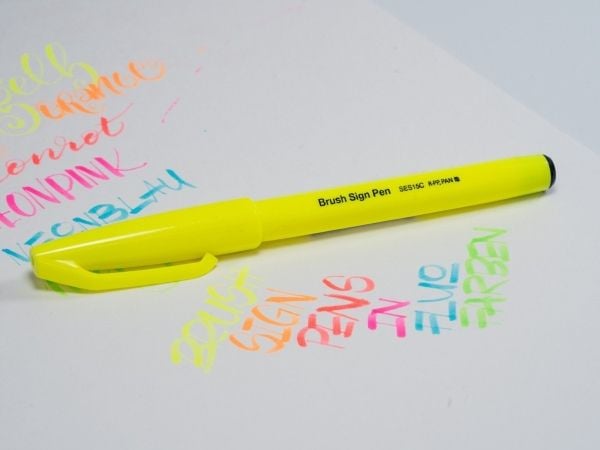 Pisak pedzelkowy Pentel Brush Sign Pen SES15C fluo