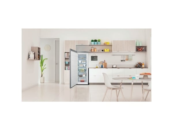 Indesit UI6 2 S, 245 l, 12 kg/24t, 35 dB, 4*, E, Sølv