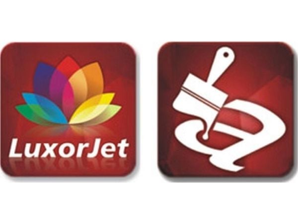 Victoria Sport trofé i glass med fargetrykk LuxorJet, gravering, fargefylling og etui