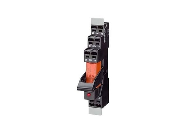 Siemens insticksrelä RT komplett 24VDC 2R kontakter LED röd modulsockel med logisk separation LZS:RT4D4L24
