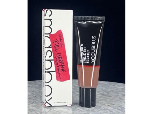 Smashbox Studio Skin High Cover flytende foundation 4.5 Very Deep Warm 30 ml