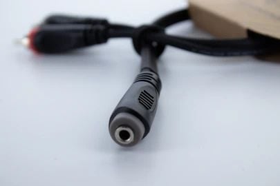 Cordial EY 0.3 YCC, 3.5mm, Naarasliitin, 2 x RCA, Urosliitin, 0.3 m, Musta