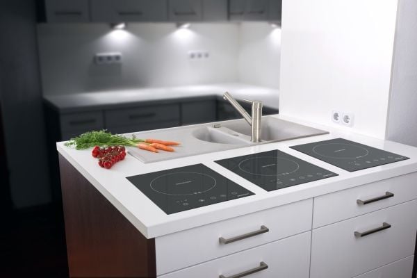 Steba IK 60 E - Induktionsvärmeplatta - 2 kW - svart