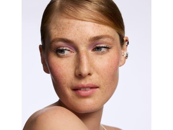 Catrice Aloe Vera Eyeshadow Stick (070)