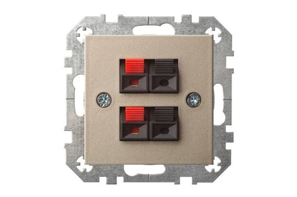 Liregus Igl-4-01.R/Onc 2-suuntainen audio pistorasia