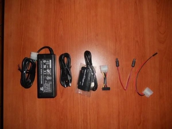 PremiumCord USB 2.0 - IDE + SATA-adapter med kabel og ekstra strøm - 296010320999