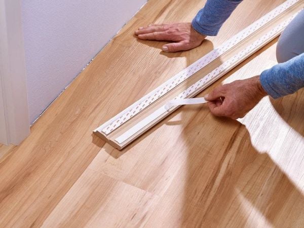 Tesa Monteringstape for tapet og gips 19mm x 5m (H7774302)