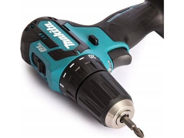 Makita DF332DZ, pistoolikahvallinen porakone, avaimeton, 2,8 cm, 1 cm, 450 rpm, 1500 rpm