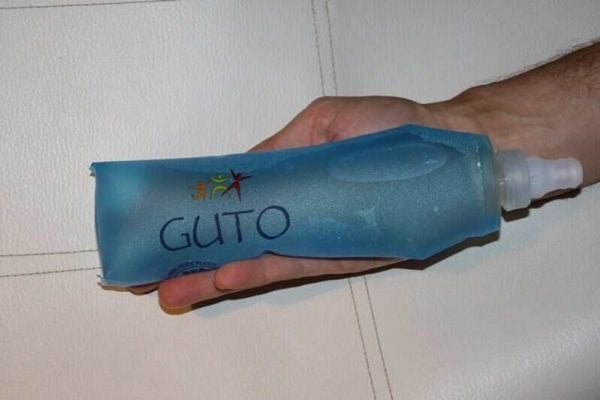 Guto vikbar blå vattenflaska 500 ml
