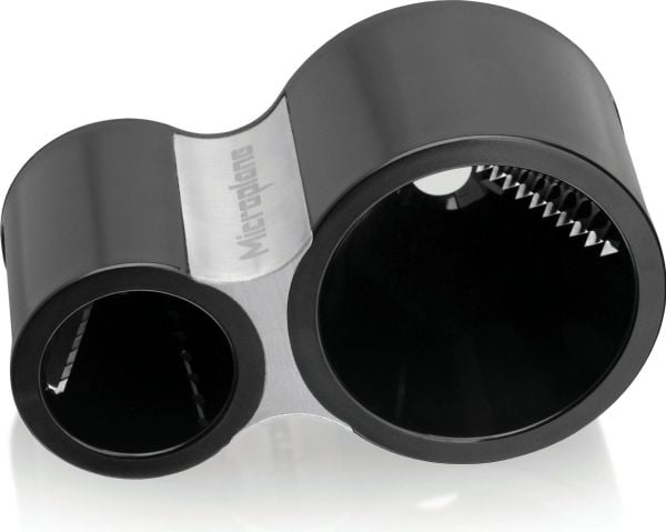 Microplane grönsakshyvla (98399480008) – svart
