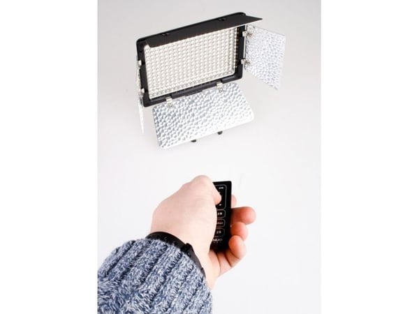 Yongnuo LED-valaisin YN-300III 3200K-5500K