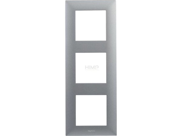 Legrand Niloe Step - 3x kolminkertainen runko - teräksen väri 863493