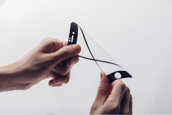 Moshi AirFoil Pro Apple iPhone SE 2020/8 hybridilasi (musta kehys)