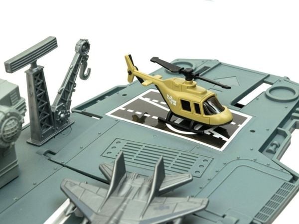 Jokomisiada stort hangarskip i militær + fly og biler (ZA2355)