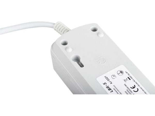 Libox LBR5-5 5-pistorasiapistorasia, 5m, valkoinen