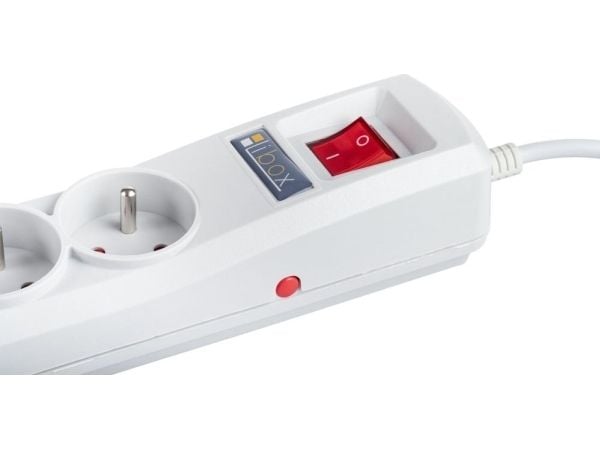 Libox LBR5-5 5-pistorasiapistorasia, 5m, valkoinen
