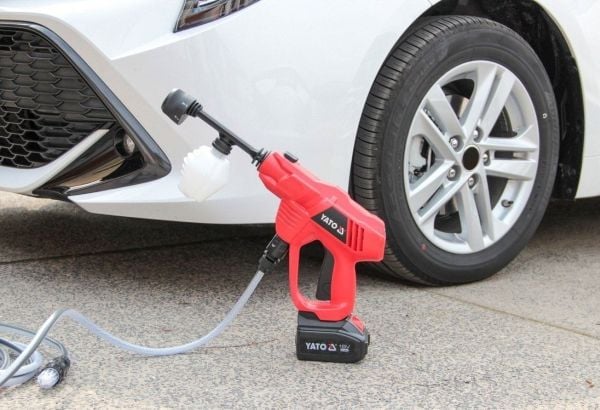 YATO høytrykksvasker 18V m/avsuging uten batteri & lader