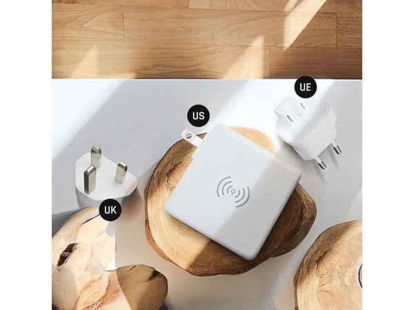 FORCELL F-ENERGY 4in1 15W, jossa on USB/USB-tyypin C-liittimet, 8000mAh tehopankki ja langaton latausjärjestelmä