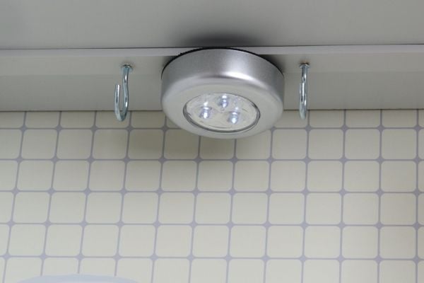 Funfit Lasten puinen keittiö varusteineen +LED
