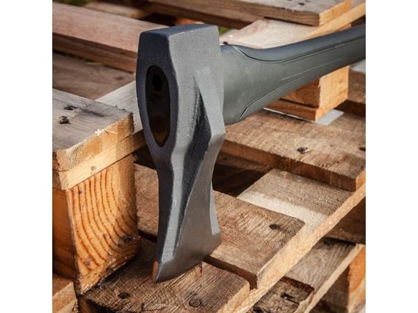 Bradas yxa universal FIBERGLASS 2000 g Bradas 5112