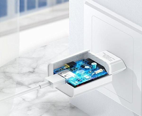 USAMS laddare USAMS Load. network. 1xUSB T18 2.1A vit (endast laddhuvud) Fast Charging CC075TC01