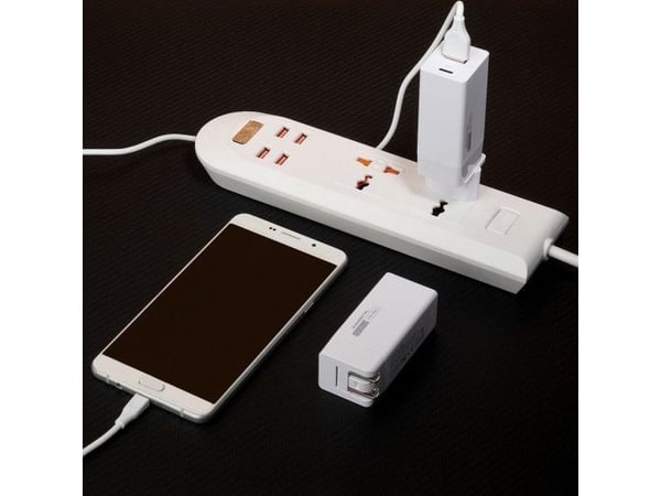 Somostel 36W Network Charger + USB-C PD White SMS-A80 cable