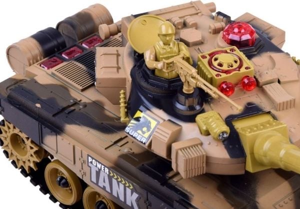 Jokomisiada Taistelupanssarivaunu ohjataan kaukosäätimellä 2,4 GHz RC0036MO RC0036MO