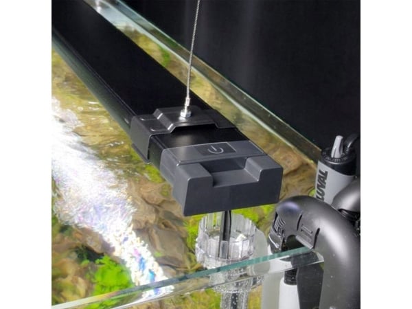 Fluvalin asennus Fluval Marine &amp; Plant 3.0 LED