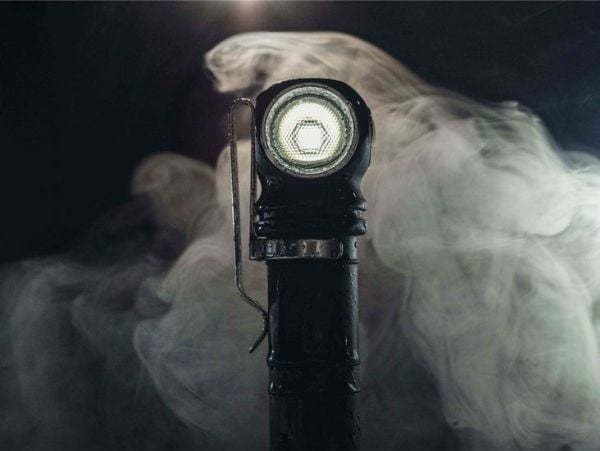 ArmyTek Wizard C2 Pro Max magnethvit LED (RGB) lommelykt med magnetholder batteridrevet 3720 lm 1440 t 79 g