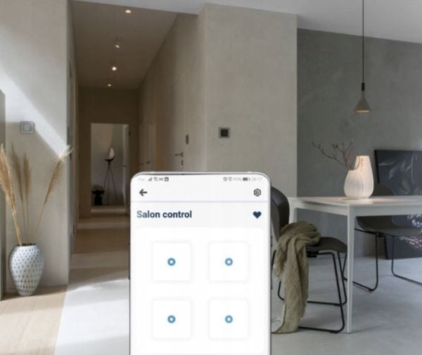 Kontakt Simon Kontaktas-Simon Simon 54 GO Käsilaukkuohjain, jota ohjataan älypuhelimella WiFi 2x5A 230V (moduuli) musta DEZ1W.01/49