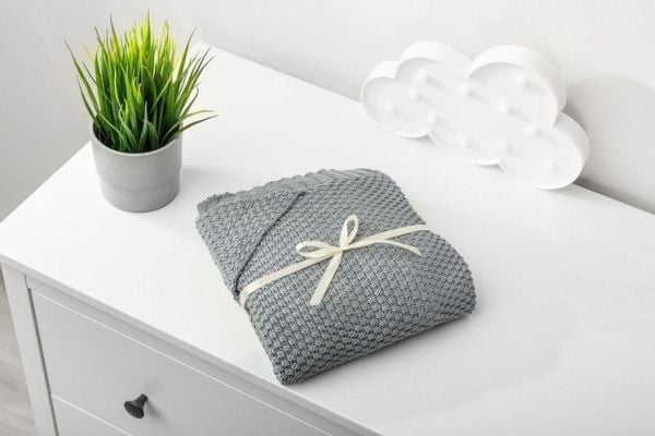 Sensillo SWADLE MED HETTE 100% BAMBUS GAVEGRAFITT